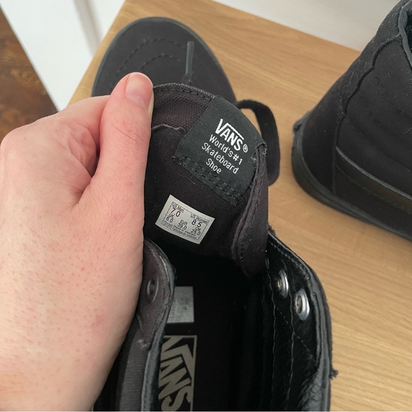 Vans Off the Walls - Sk8-Hi Canvas Shoe - Picture 3 of 6